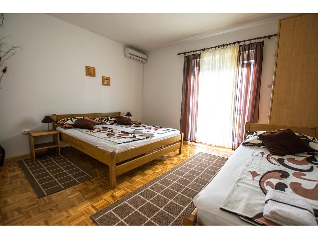 Apartments Troselj 스타리그라드 파클레니차 외부 사진